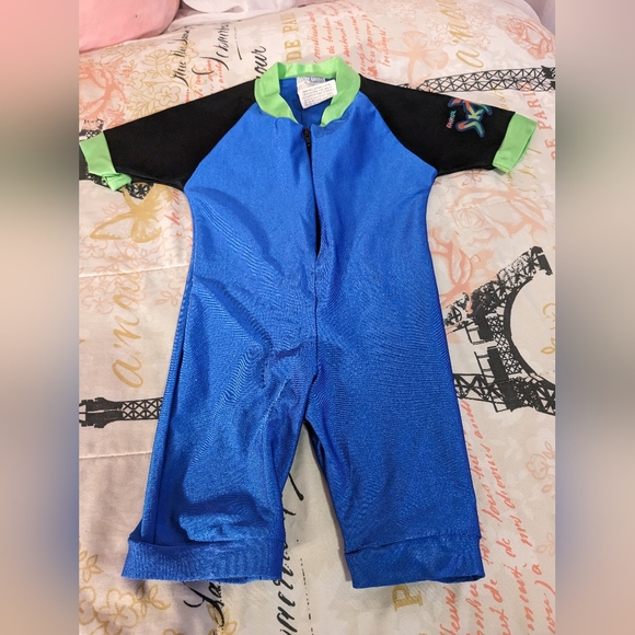 Boys Summer Swim Gear 24M/2T - Picture 2 of 7
